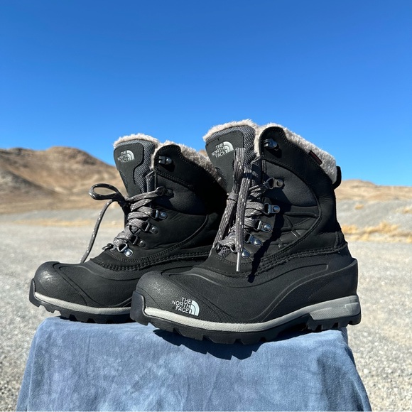 NWT The North Face Chilkat 400 Winter Boots COLOR: TNF BLACK/ZINC GREY Faux Fur - Picture 4 of 13